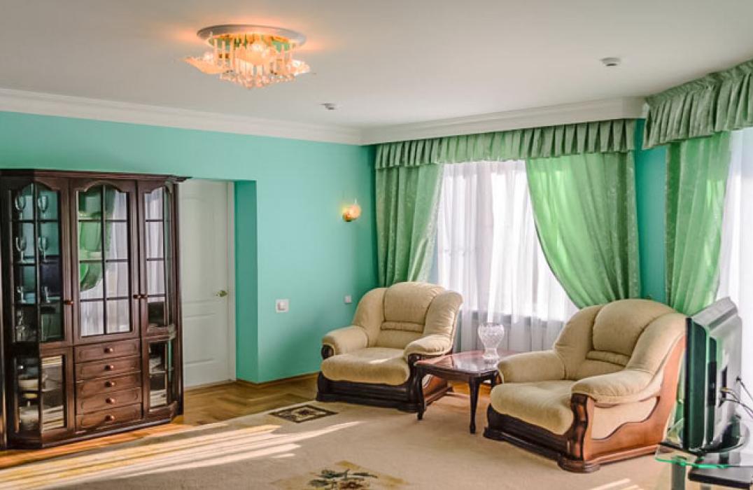 Оснащение гостиной номера 2 местные 2 комнатные Апартаменты, Люкс-корпус санатория Кругозор в Кисловодске