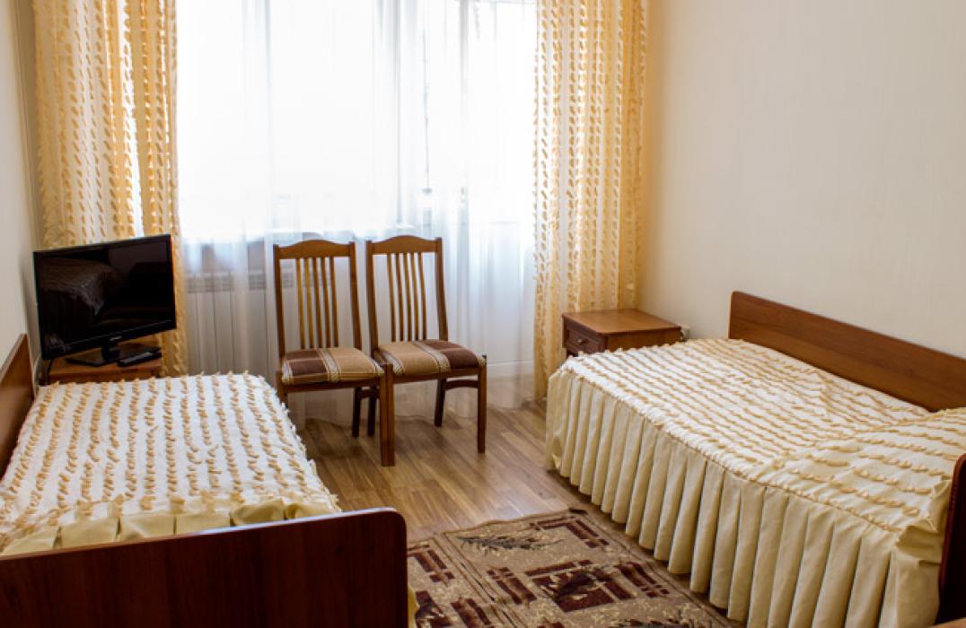 Санаторий Узбекистан, Первая категория 2-местный 1-комнатный улучшенный, Корпус 3, фото 1