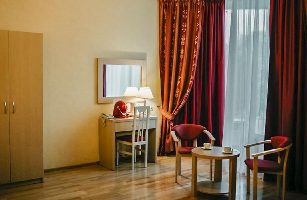Гостиная в 2 местном 2 комнатном Люксе санатория Красная Пахра в Москве