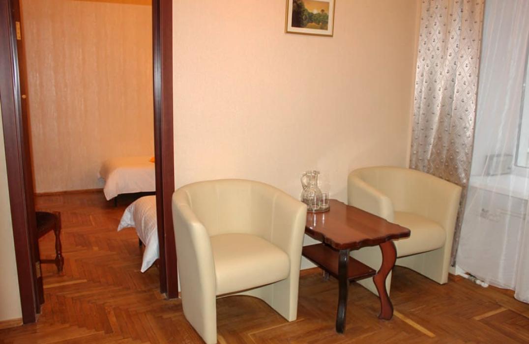 Оснащение гостиной в 3 местном 3 комнатном Улучшенном, Корпус 1 санатория Ерино в Москве