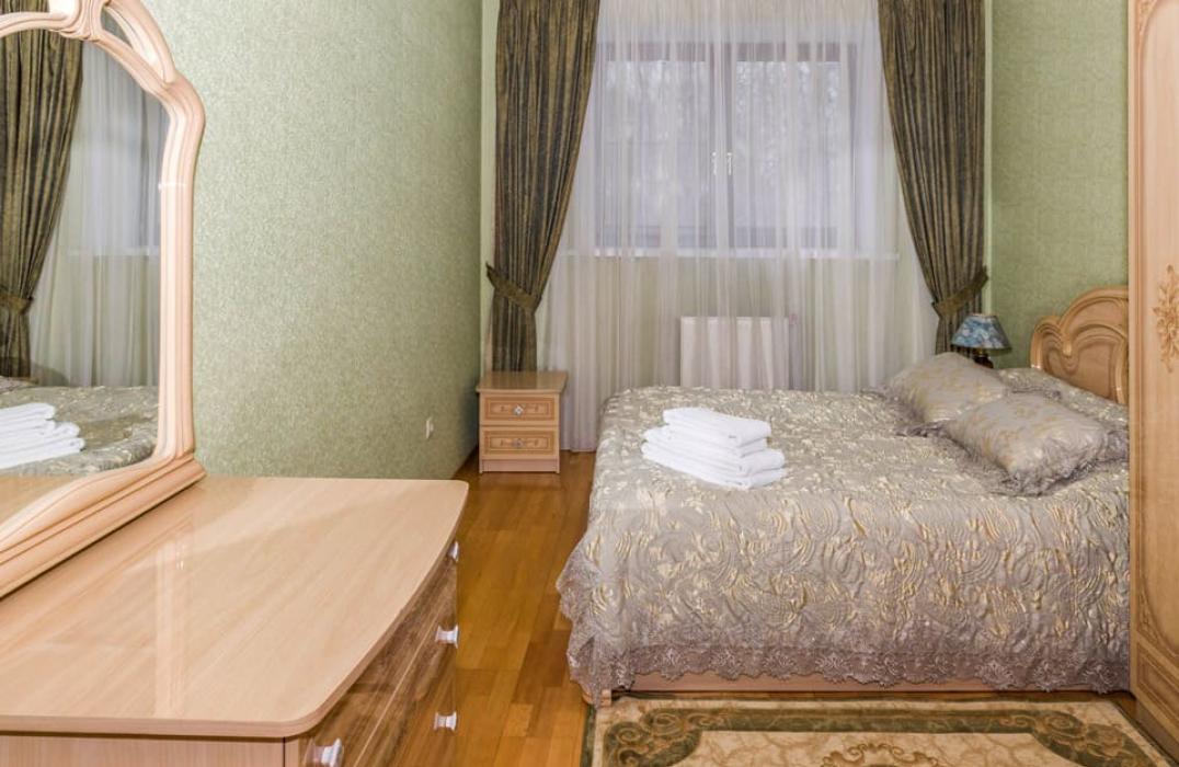Интерьер спальни в 6 местном 5 комнатном 2 этажном, Коттедже №5 санатория Валуево в Москве