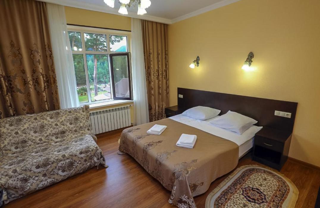 Отель Кавказ в Архызе, номер 2 местный 1 комнатный Стандарт (1,2,3 этажи). Фото 6