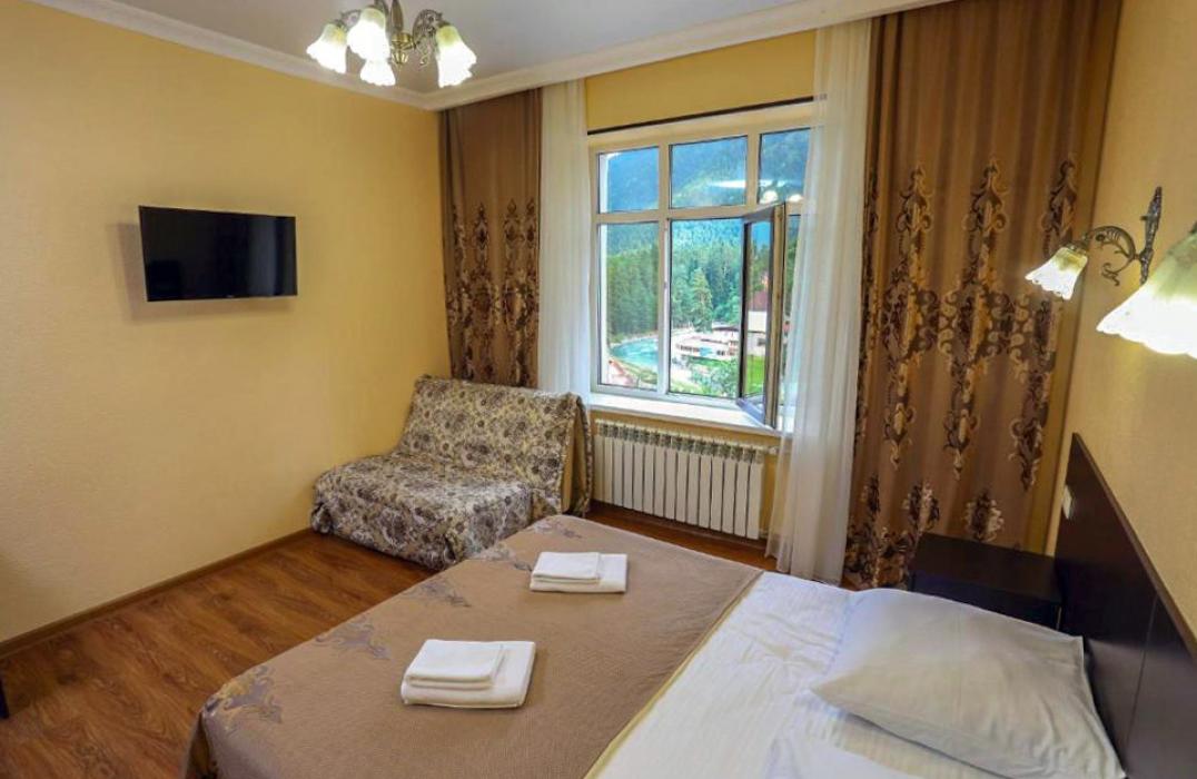 Отель Кавказ в Архызе, номер 2 местный 1 комнатный Стандарт (1,2,3 этажи). Фото 7