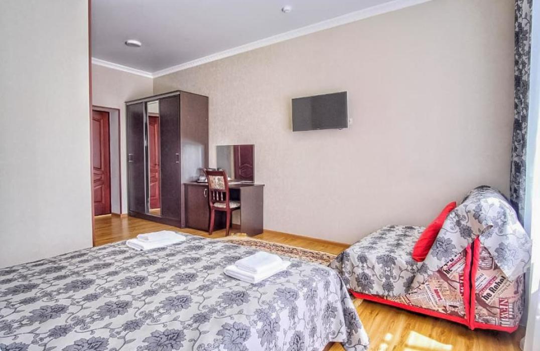 Отель Кавказ в Архызе, номер 2 местный 1 комнатный Улучшенный Стандарт (2,3 этажи). Фото 6