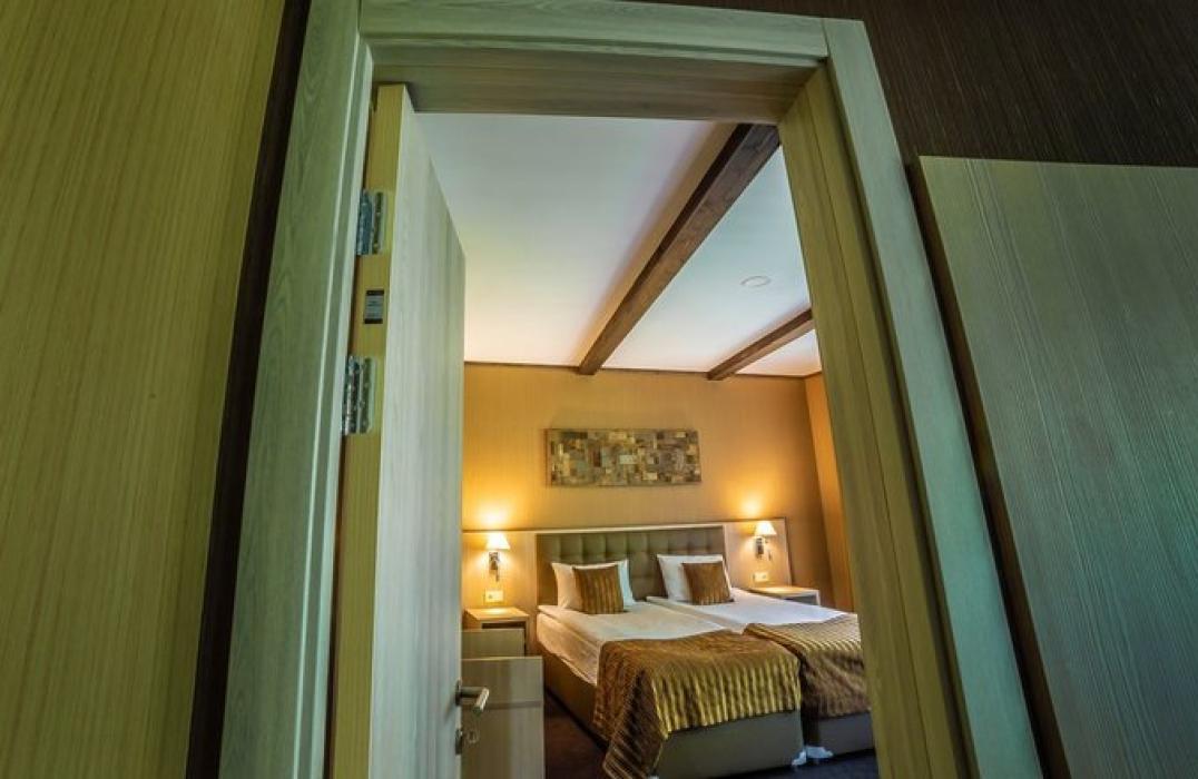 Отель Arkhyz Royal Resort & Spa, номер 4 местный 2 комнатный Интерконнект (смежные номера), фото 4