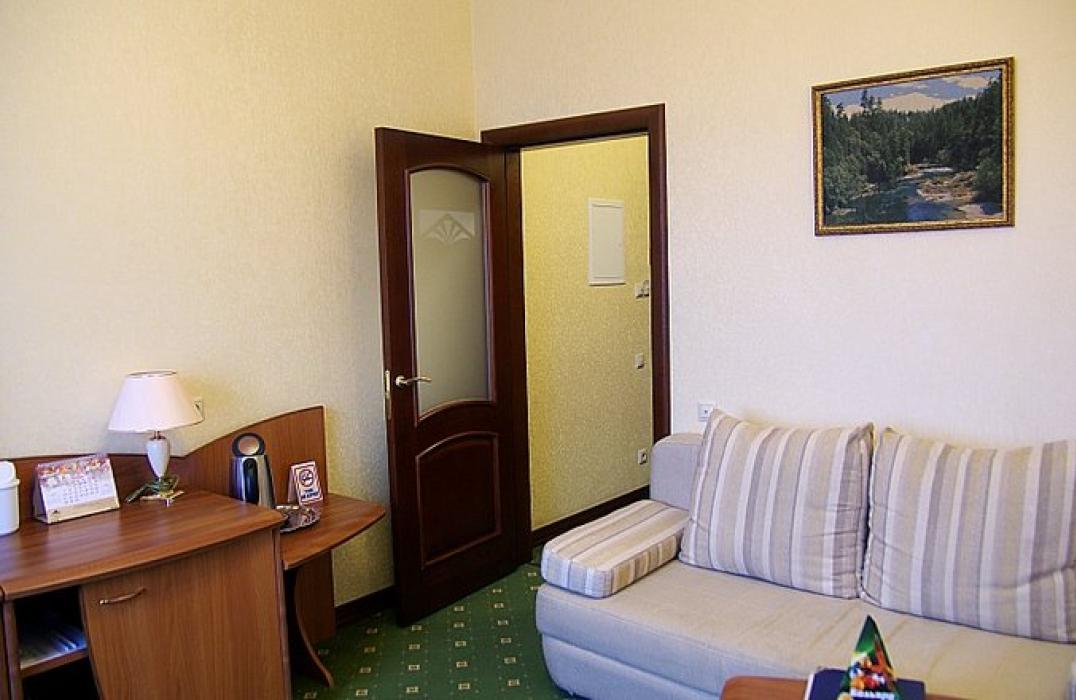 Санаторий Предгорье Кавказа, номер 2 местный 2 комнатный Люкс (вид на парк), фото 3