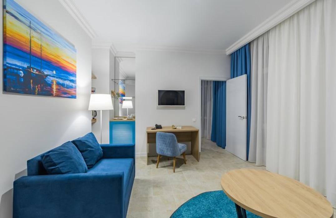 4 местный 3 комнатный Люкс вид на море (3 этаж) в отеле Белый песок в Анапе фото 5