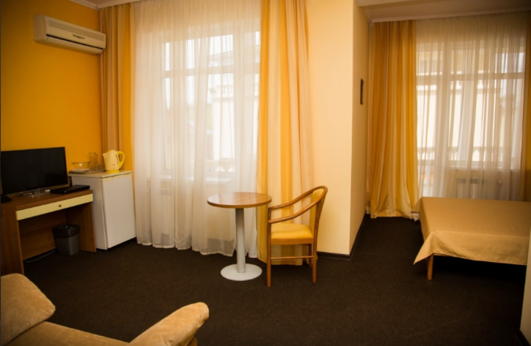 Standart Plus 2 местный 1 комнатный с балконом в Отеле Вилла Бавария в Сочи фото 1