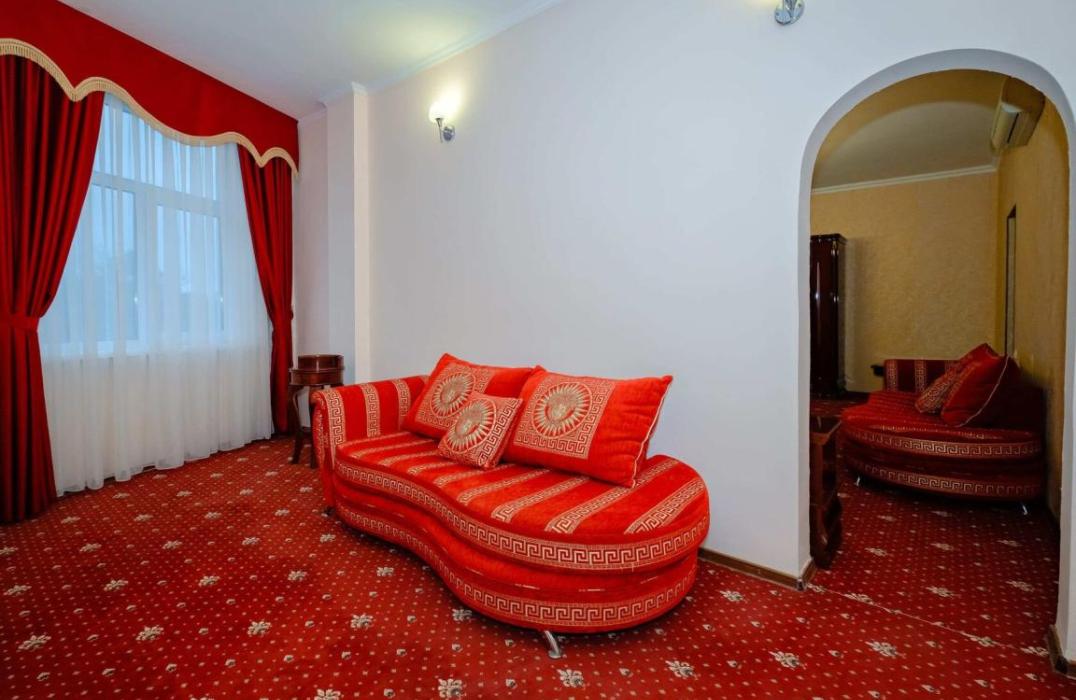 Апартаменты 2 местный 3 комнатный в Отеле Кипарис в Ольгинке фото 2