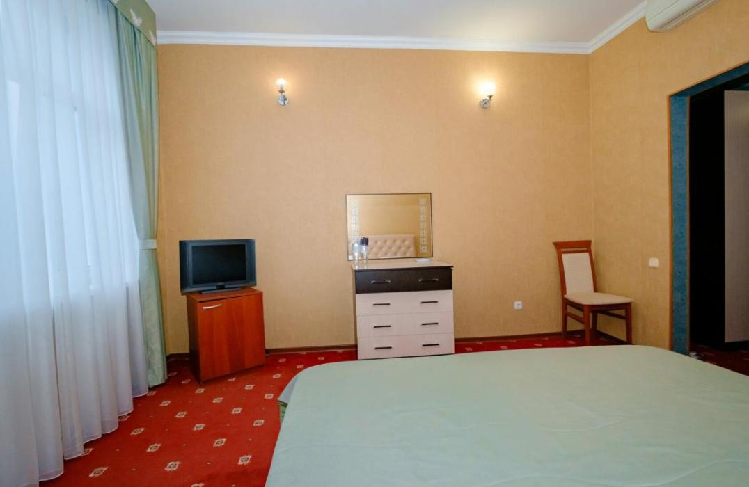 Стандартный номер 2 местный 1 комнатный в Отеле Кипарис в Ольгинке фото 2