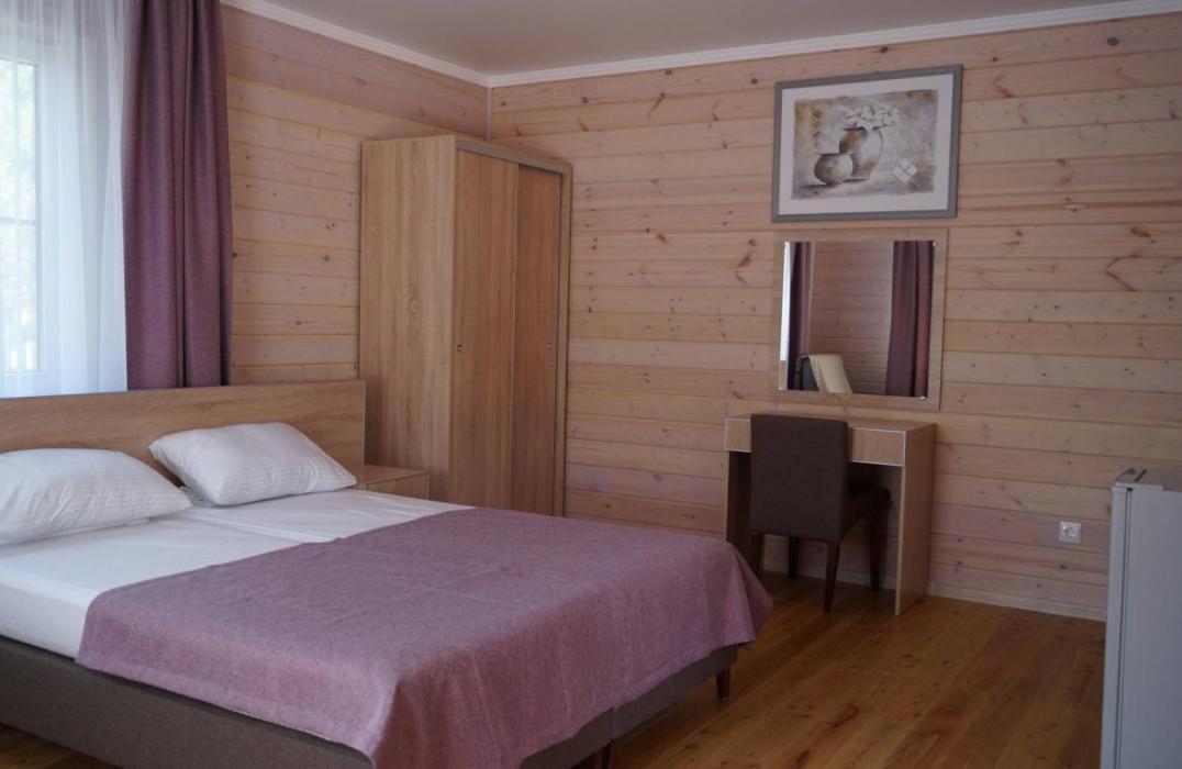 2+1 местный 1 комнатный Евростандарт Деревянный коттедж в Тур-комплексе Афалина в Анапе фото 2