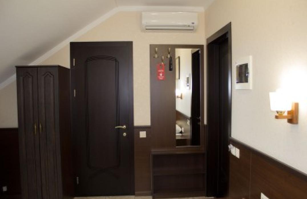3 местный 1 комнатный Мансардный (4 этаж) в гостинице Садко на улице Шевченко в г. Анапа фото 4