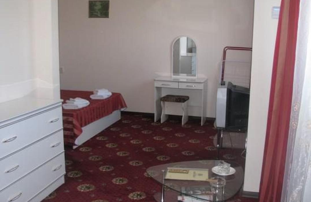 Полулюкс 2 местный 2 комнатный в отеле Максимус в Анапе фото 2