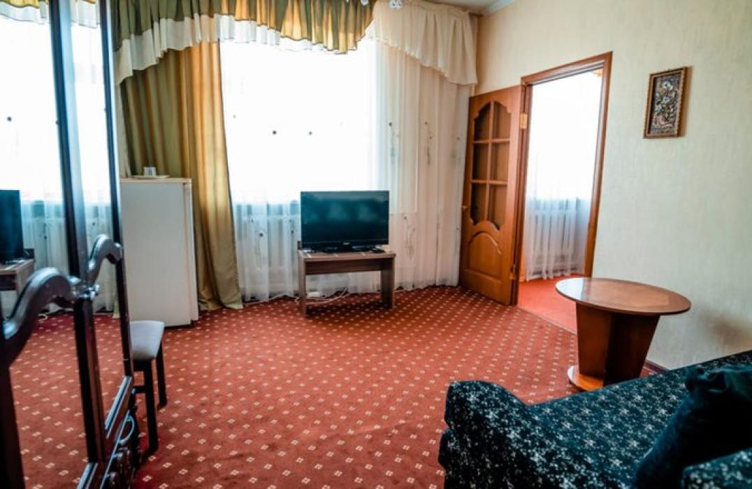 Семейный 4 местный 2 комнатный в отеле Рузанна в Анапе фото 2