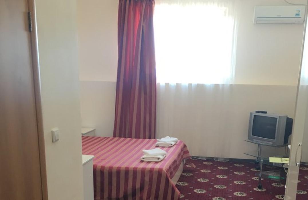 Стандарт 2 местный 1 комнатный (5 этаж) в отеле Максимус в Анапе фото 3