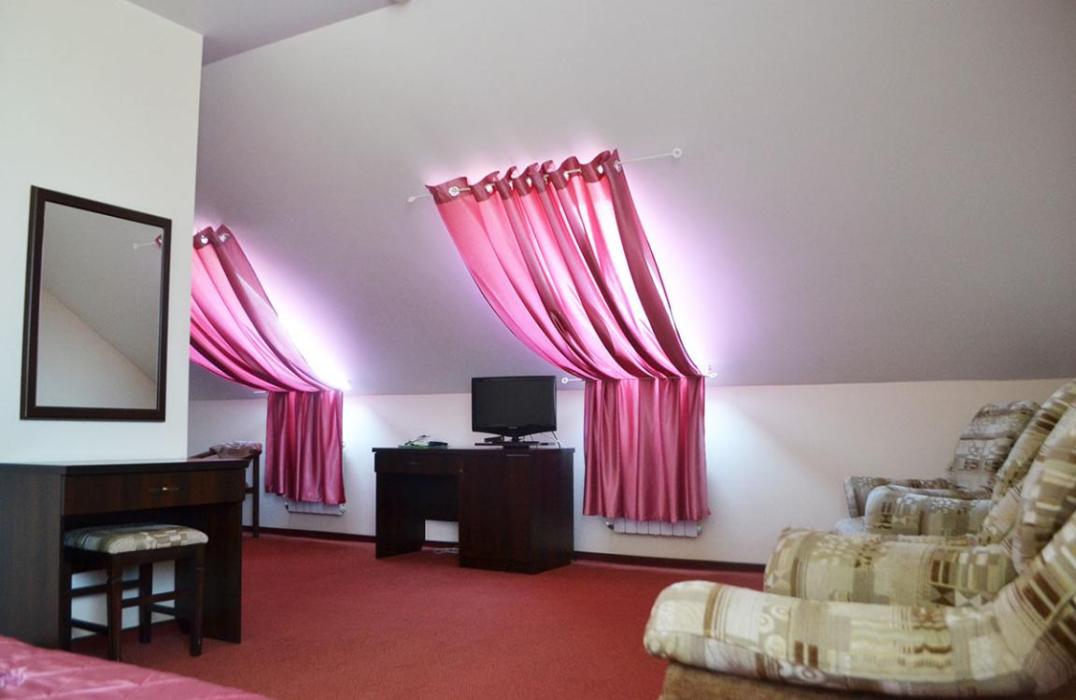 Стандарт 4 местный 1 комнатный (33-38 м²) в отеле Лотос в Анапе фото 3