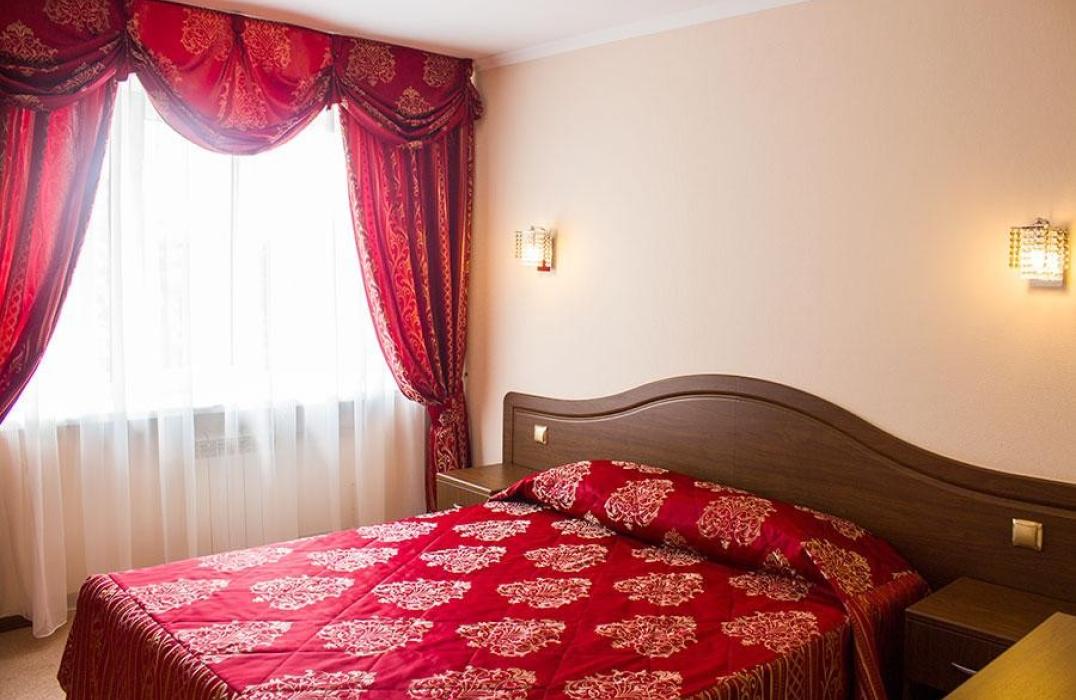 Гостиница Пятигорск, номер 2 местный 2 комнатный Джуниор сюит (двуспальная кровать), фото 4