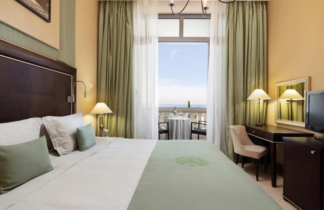 «SPA-otel Ostrova & Villas» / «СПА-отель Острова и Виллы», номер Люкс с видом на море 3 и 4 этажи. Фото 2