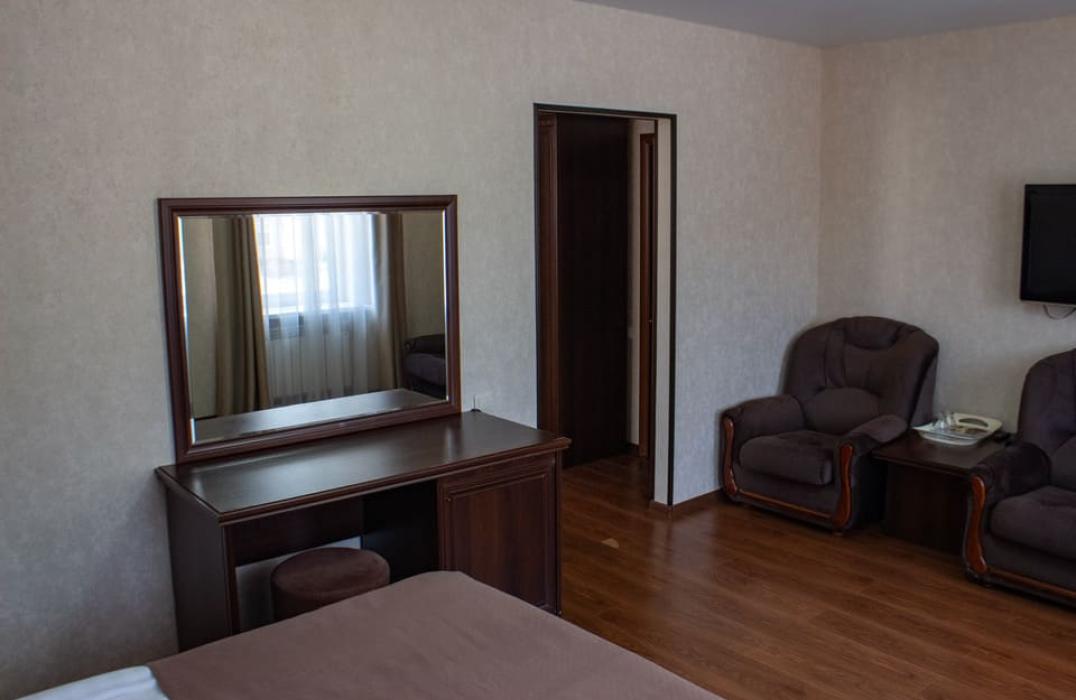 Отель Олимпик в Архызе, номер 2 местный 1 комнатный Люкс. Фото 5