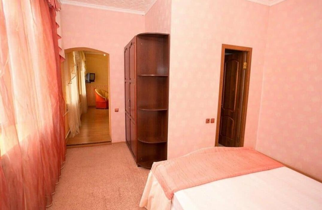 Гостиница Жемчужина Кавказа, номер 2 местный 2 комнатный Люкс № 205, фото 2