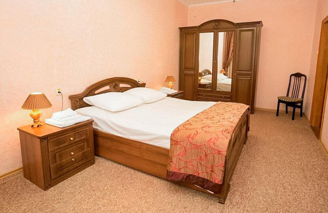 Гостиница Жемчужина Кавказа, номер 2 местный 2 комнатный Люкс с джакузи, фото 2
