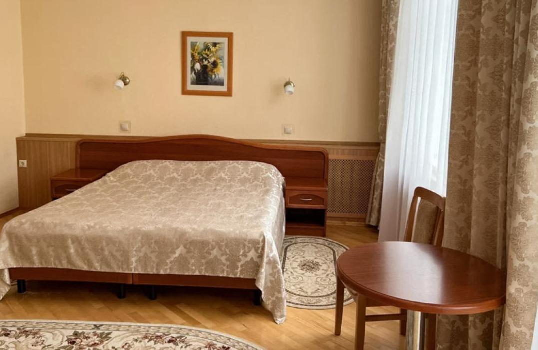 Центр медицинской реабилитации Луч, Кисловодск, номер 2 местный 3 комнатный номер, Корпус 3, фото 1