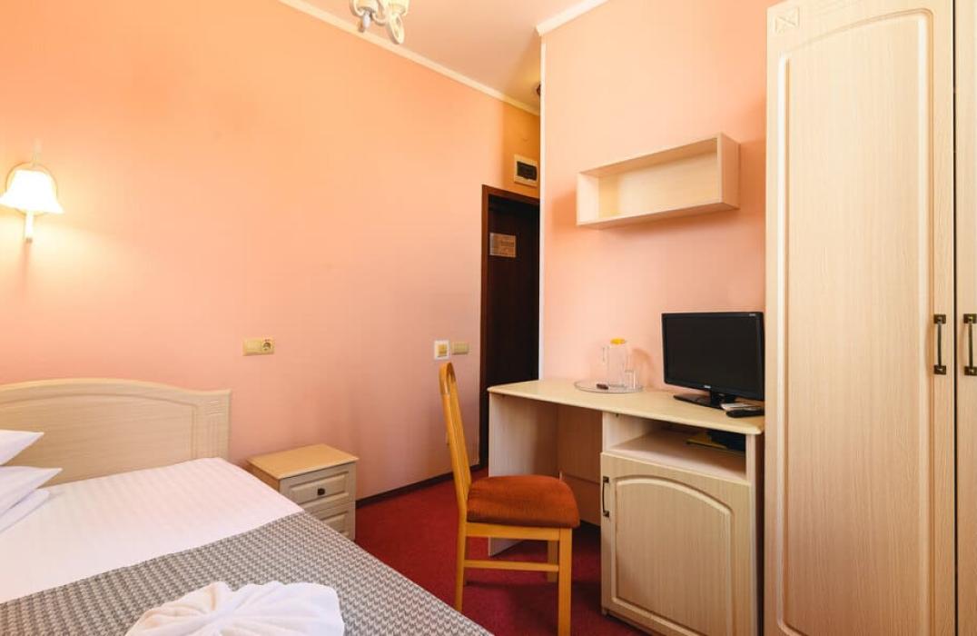 1 категории Комфорт 1 местный 1 комнатный Корпуса № 1,2 в Санатории Полтава-Крым в г.Саки фото 2