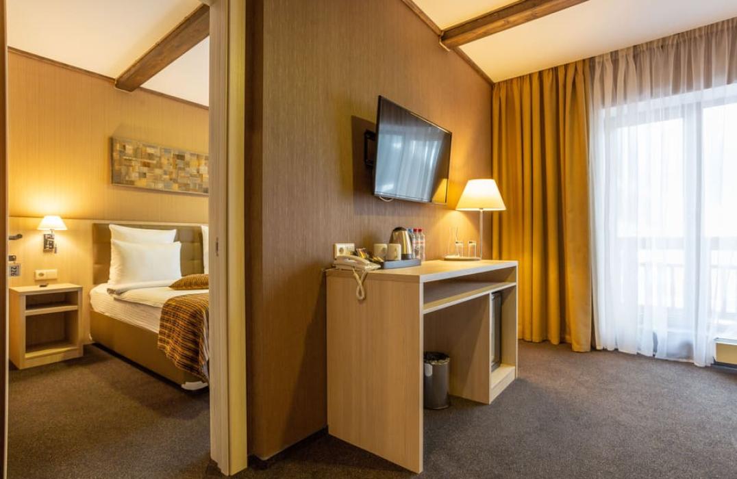 Отель Arkhyz Royal Resort & Spa, номер 2 местный 2 комнатный Люкс, фото 2