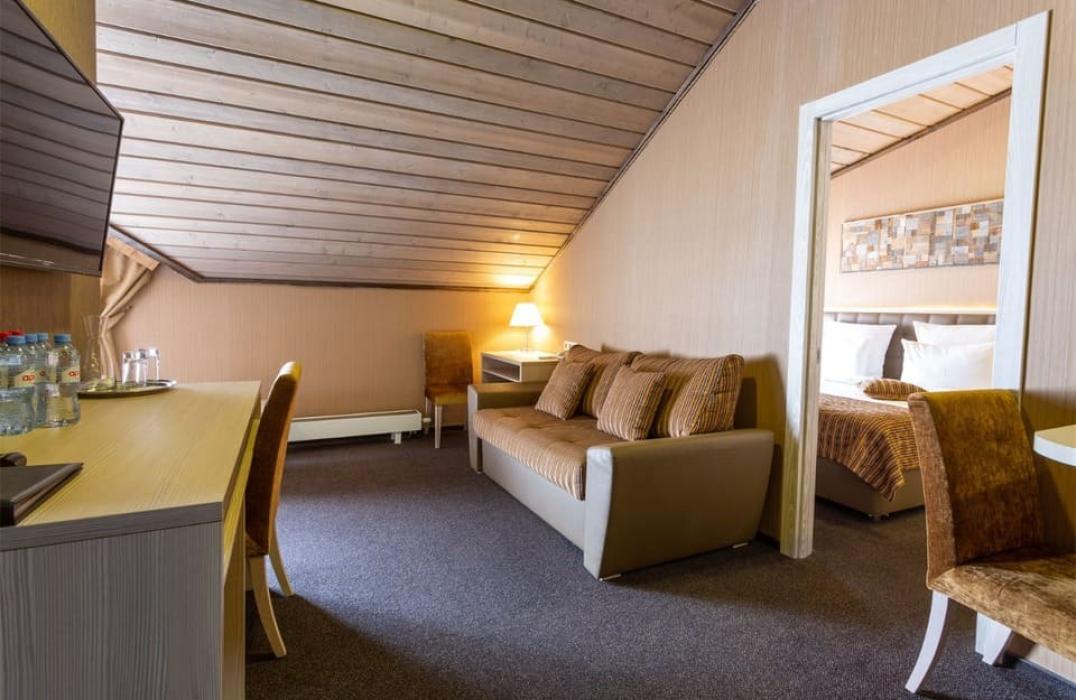 Отель Arkhyz Royal Resort & Spa, номер 4 местный 3 комнатный Семейный Люкс с двумя спальнями, фото 3