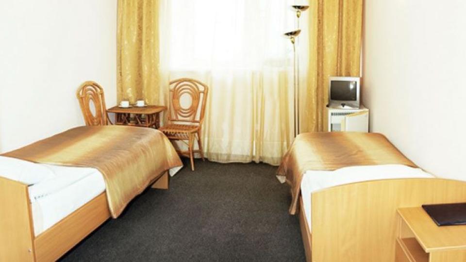 Кровати в номере Эконом Твин. Гостиница Эдем в городе Анапа
