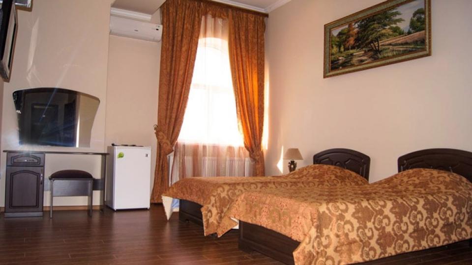 3 местный 1 комнатный Стандарт гостиницы Арарат в городе Лермонтов, в 10 км от Пятигорска
