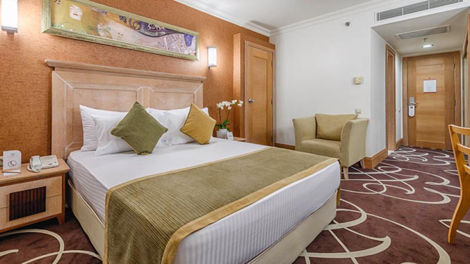 Интерьер номера 4 местный, 3 комнатный, Pasha Suite в отеле Alva Donna Exclusive Hotel & SPA. Белек