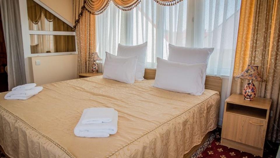 Размещение на отдых в 2 местном, 2 комнатном, Люкс отеля Шарм в Сочи