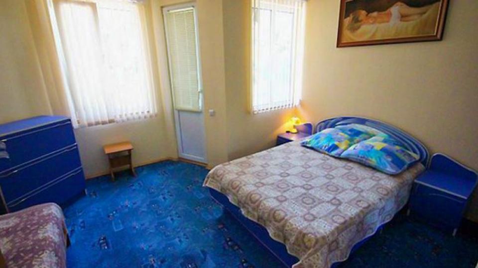 Спальня 5 местного, 2 комнатного, Люкса в отеле Кузбасс в Сочи