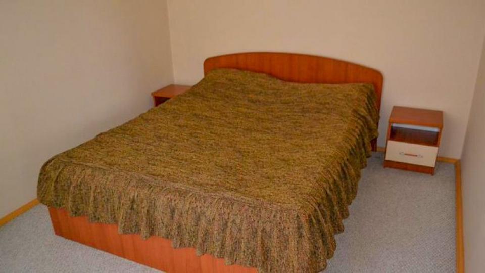 Спальное место в 2 местном, 2 комнатном, Люкс в гостиничном комплексе Синегорье в Юрюзани на ГЛЦ Завьялиха