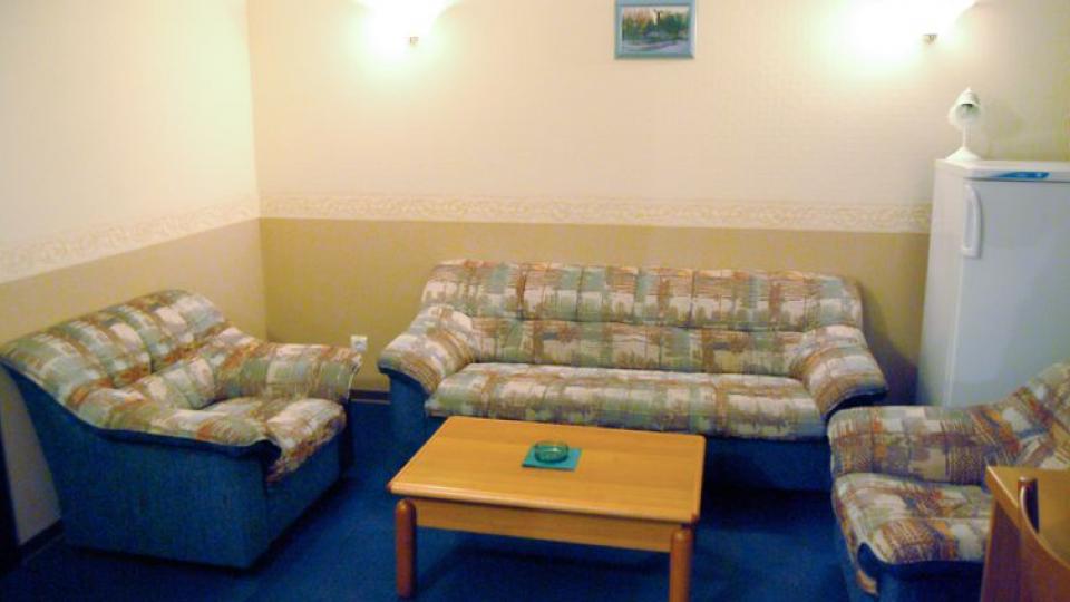 2 местный 2 комнатный номер Анфилада в гостинице Металлург в Мончегорске.