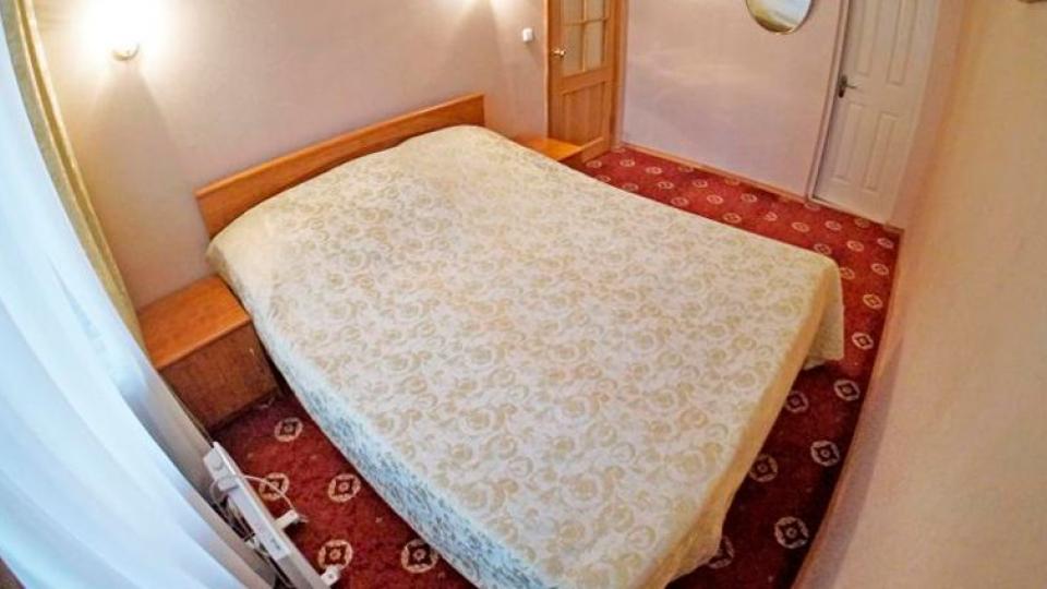 Спальня 2 местного, 2 комнатного, Джуниор Сюит (C2ВД1)  в гостинице Приморская в Сочи