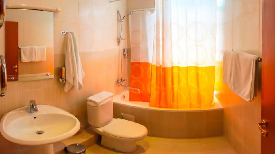 Ванная комната 4 местного, 4 комнатного, Апартаменты отеля Янаис в Сочи