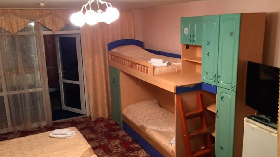 Размещение в 4 местном, 1 комнатном, Стандарте частной гостиницы Тетис в Сочи