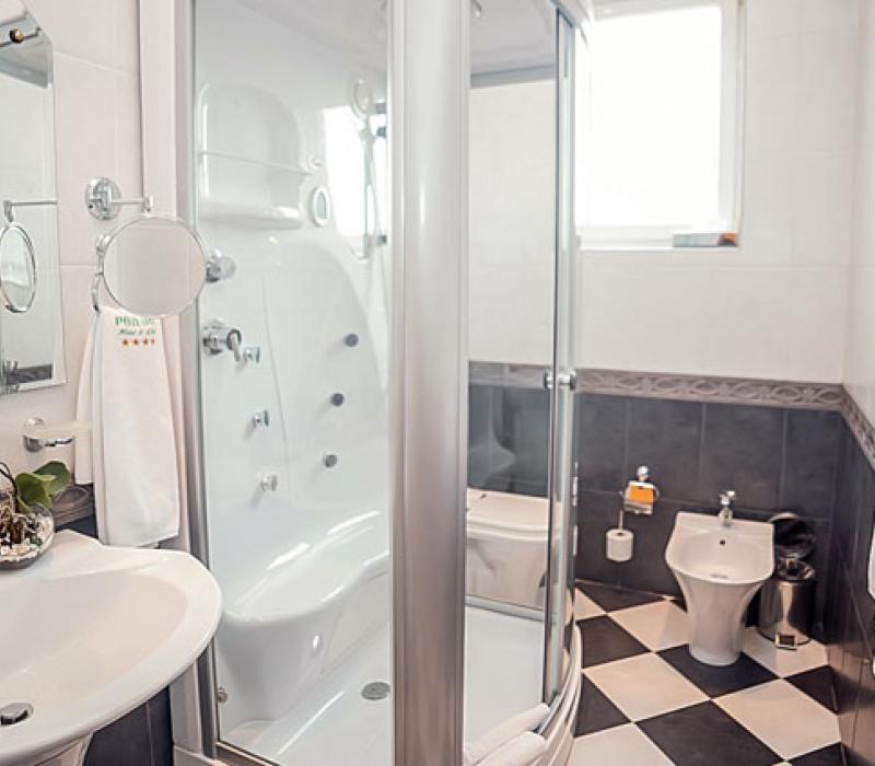 Ванная комната в 2 местном 2 комнатном Люксе пансионата Родина Отель&Спа в Ессентуках