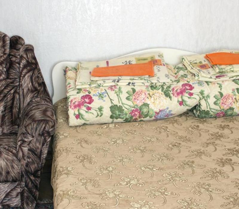 Турбаза Нарат, 12 местный 6 комнатный Кирпичный дом без удобств. Фото 3