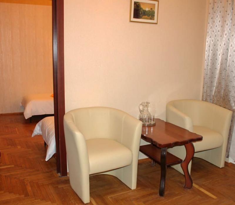 Оснащение гостиной в 3 местном 3 комнатном Улучшенном, Корпус 1 санатория Ерино в Москве