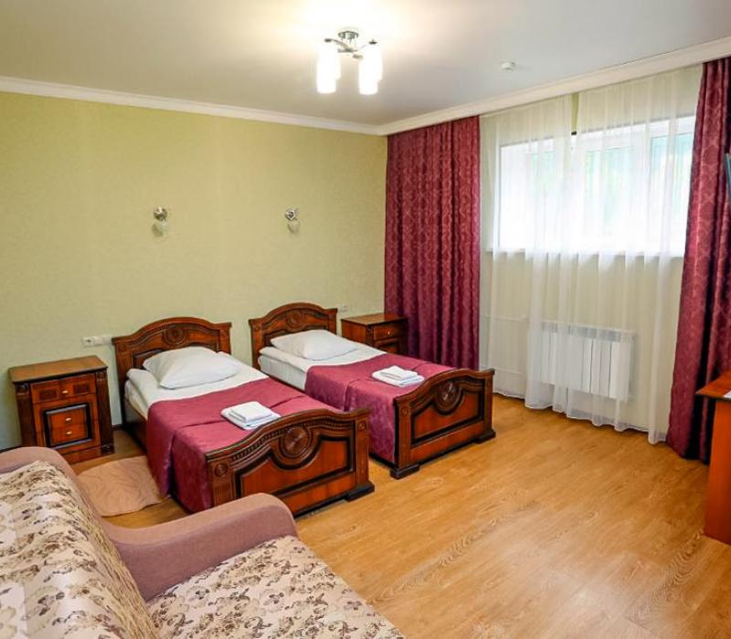 Отель Кавказ в Архызе, номер 2 местный 1 комнатный Стандарт (0 этаж). Фото 1