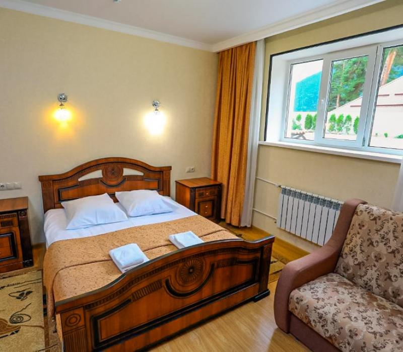 Отель Кавказ в Архызе, номер 2 местный 1 комнатный Стандарт (0 этаж). Фото 4