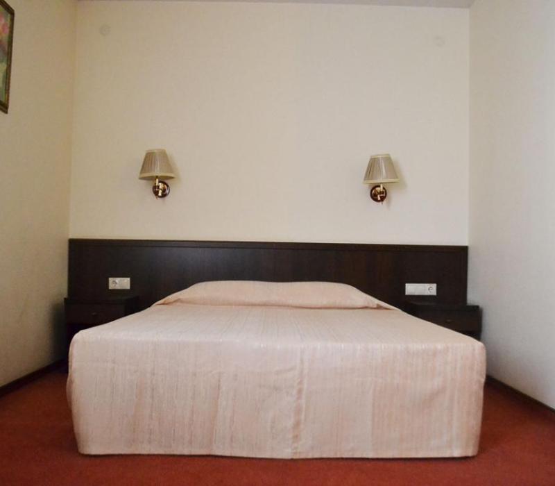 Стандарт 2 местный 1 комнатный (21-25 м²) в отеле Лотос в Анапе фото 1