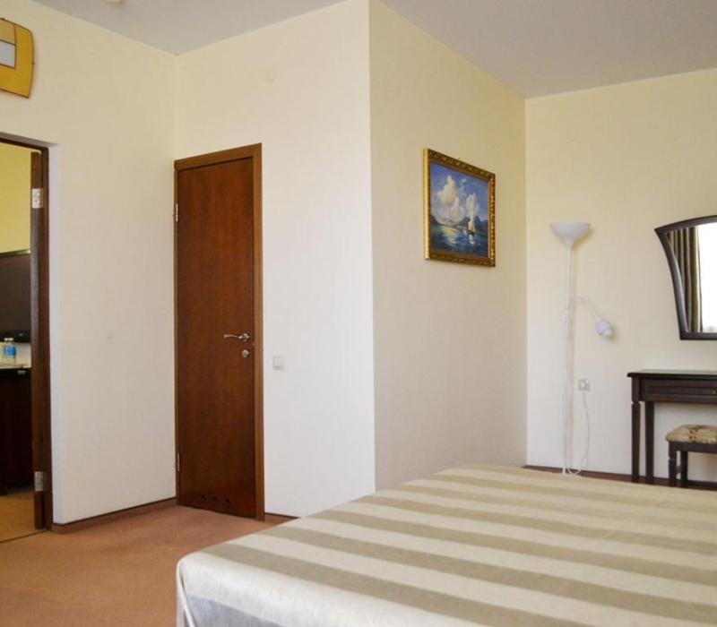 Люкс 2 местный 2 комнатный (50 м²) в отеле Лотос в Анапе фото 2
