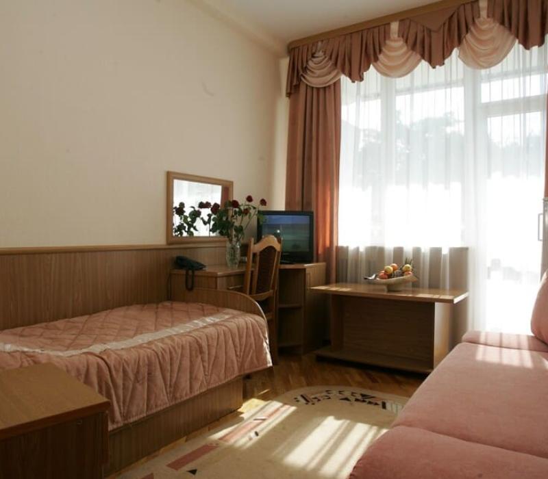 Санаторий Беларусь, номер 1 местный 1 комнатный Стандарт с видом на парк, Приморский корпус, фото 1