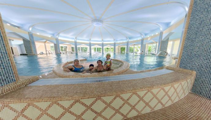 Санаторий Казахстан, активный отдых в бассейне 