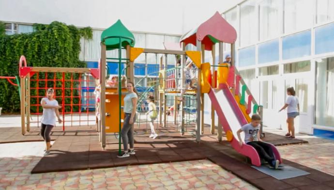 Детская игровая площадка санатория имени Калинина в Ессентуках