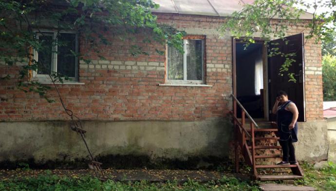 Турбаза Нарат, 12 местный 6 комнатный Кирпичный дом без удобств